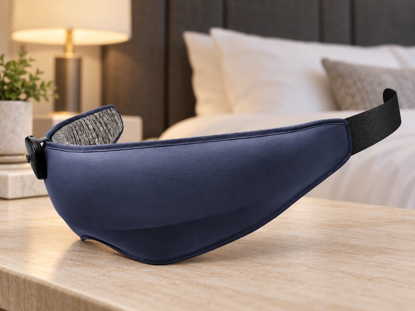 Anshui Meditation Eye Mask: Hotel bedside