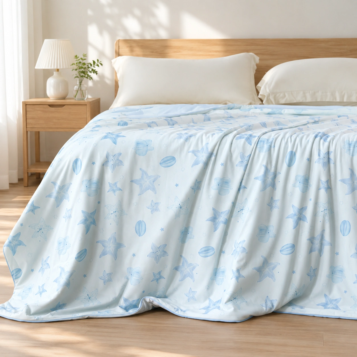 Lanxing Printed Summer Quilt: Home guest-room setting