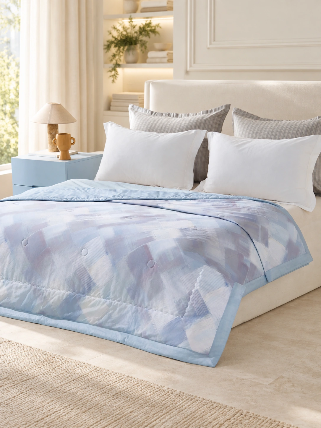 Qianlan Geyun Tiansi-Cotton Summer Quilt: Bedding showroom display