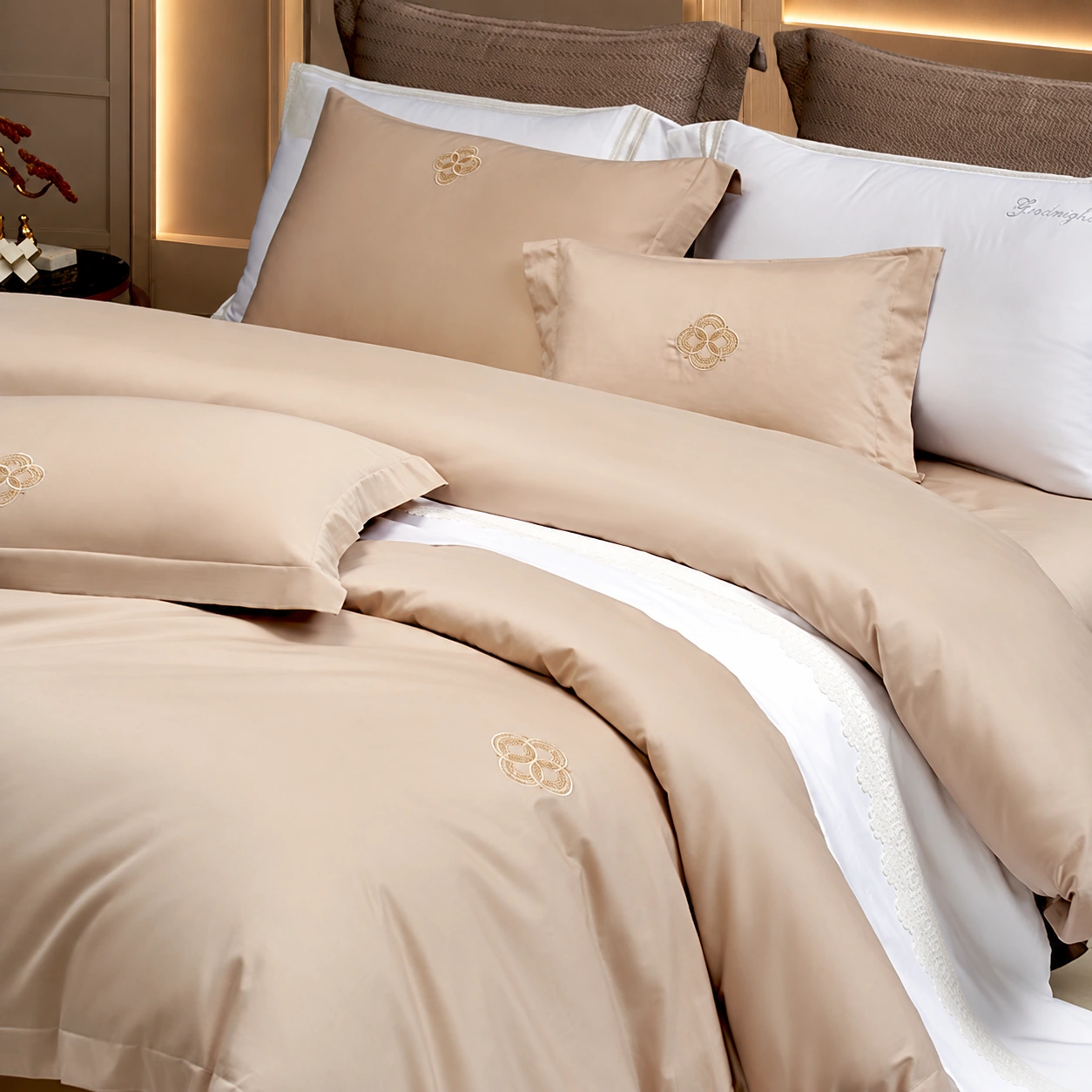 Shilai Yunzhuan Four-Piece Bedding Set: Hotel bedroom