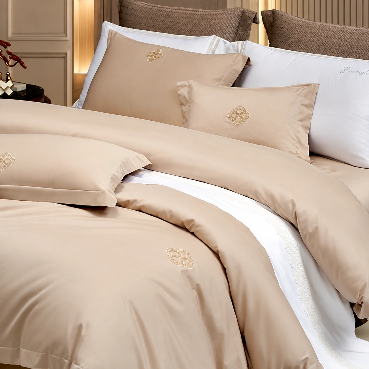 Shilai Yunzhuan Four-Piece Bedding Set: Bedding showroom