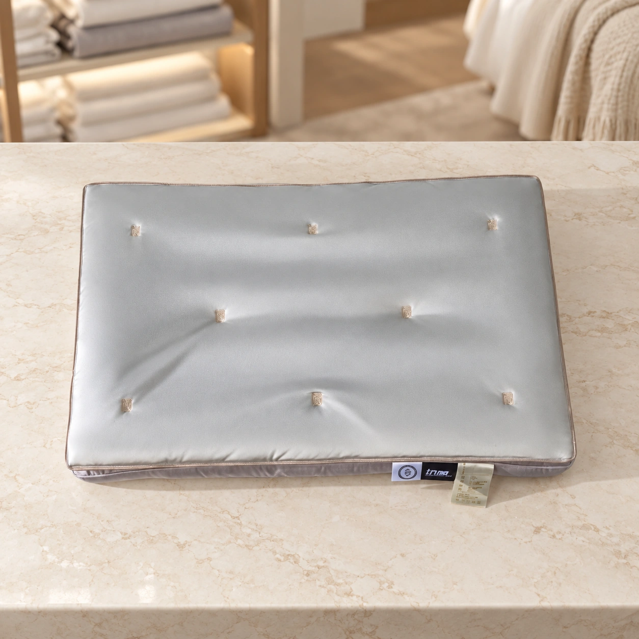 Sixiang Silk-Layer Pillow: Showroom demonstration table