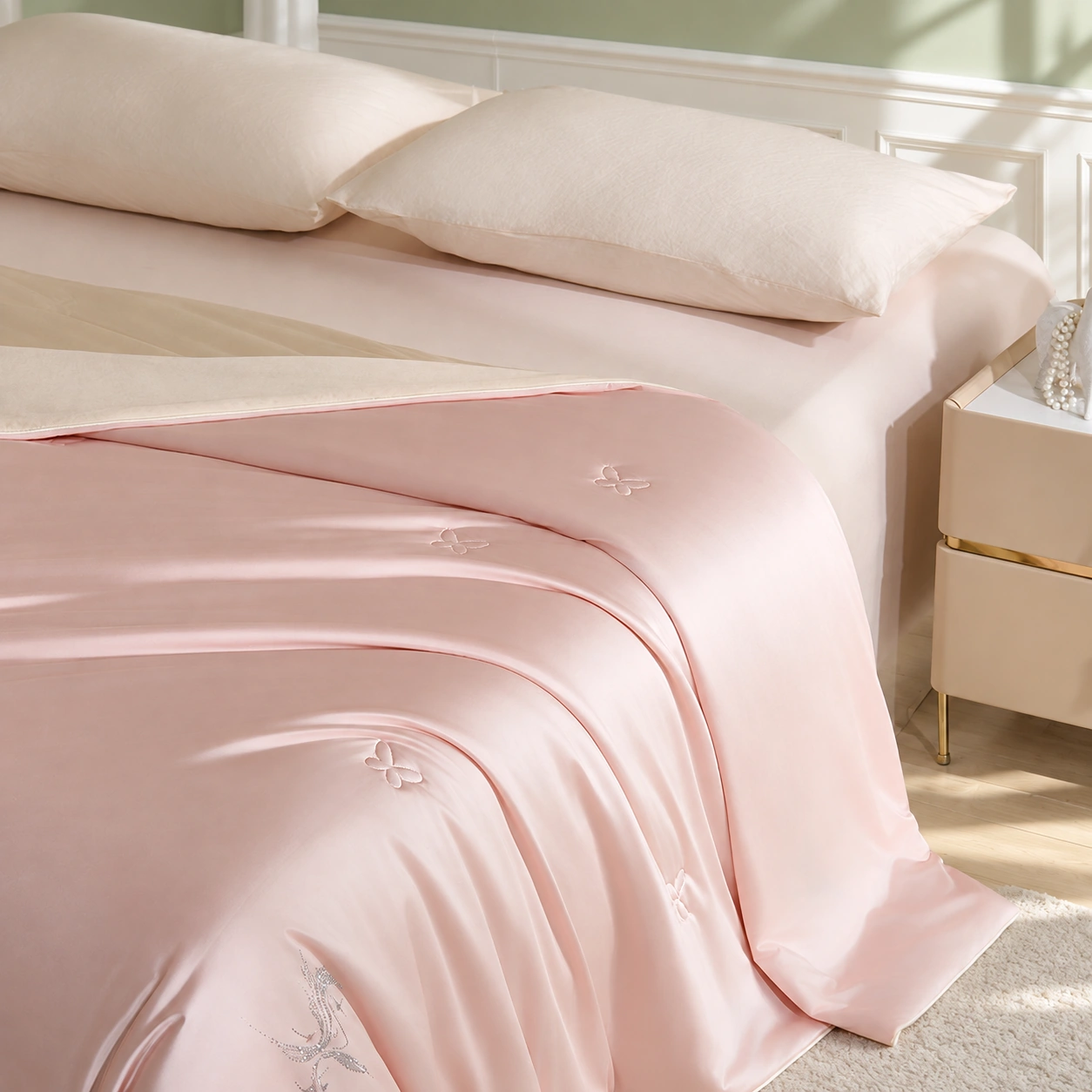 Xingkong Canbao Summer Quilt: Scene illustration · Home guest room