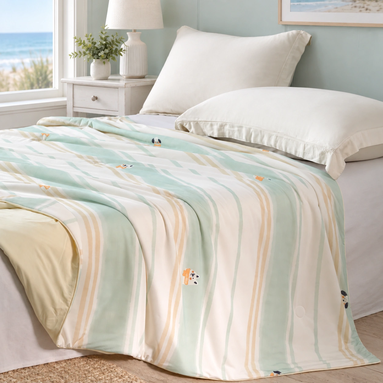 Yunlv Printed Summer Quilt: Coastal bedroom
