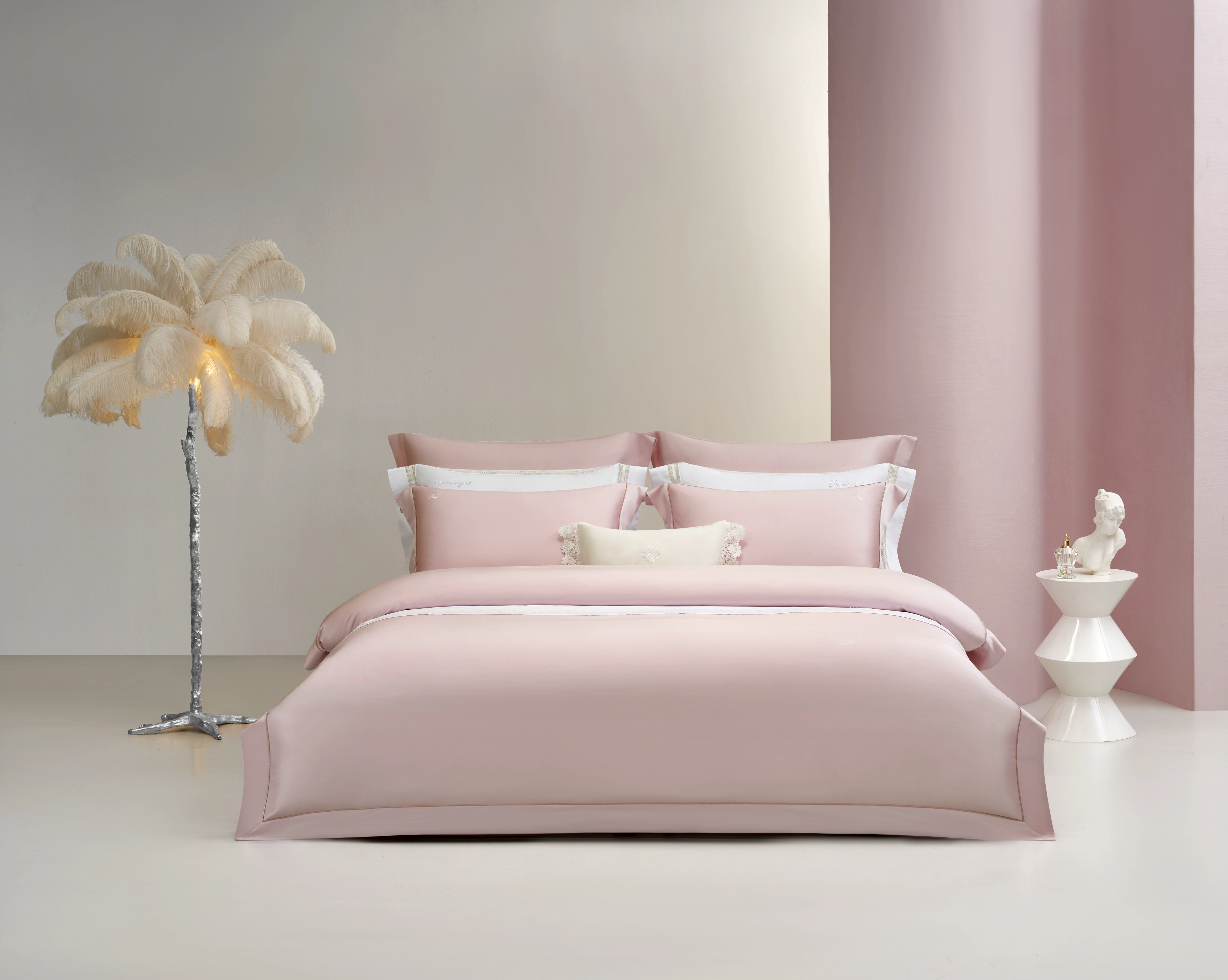 Fanxing Four-Piece Bedding Set: pale lotus purple full-product view