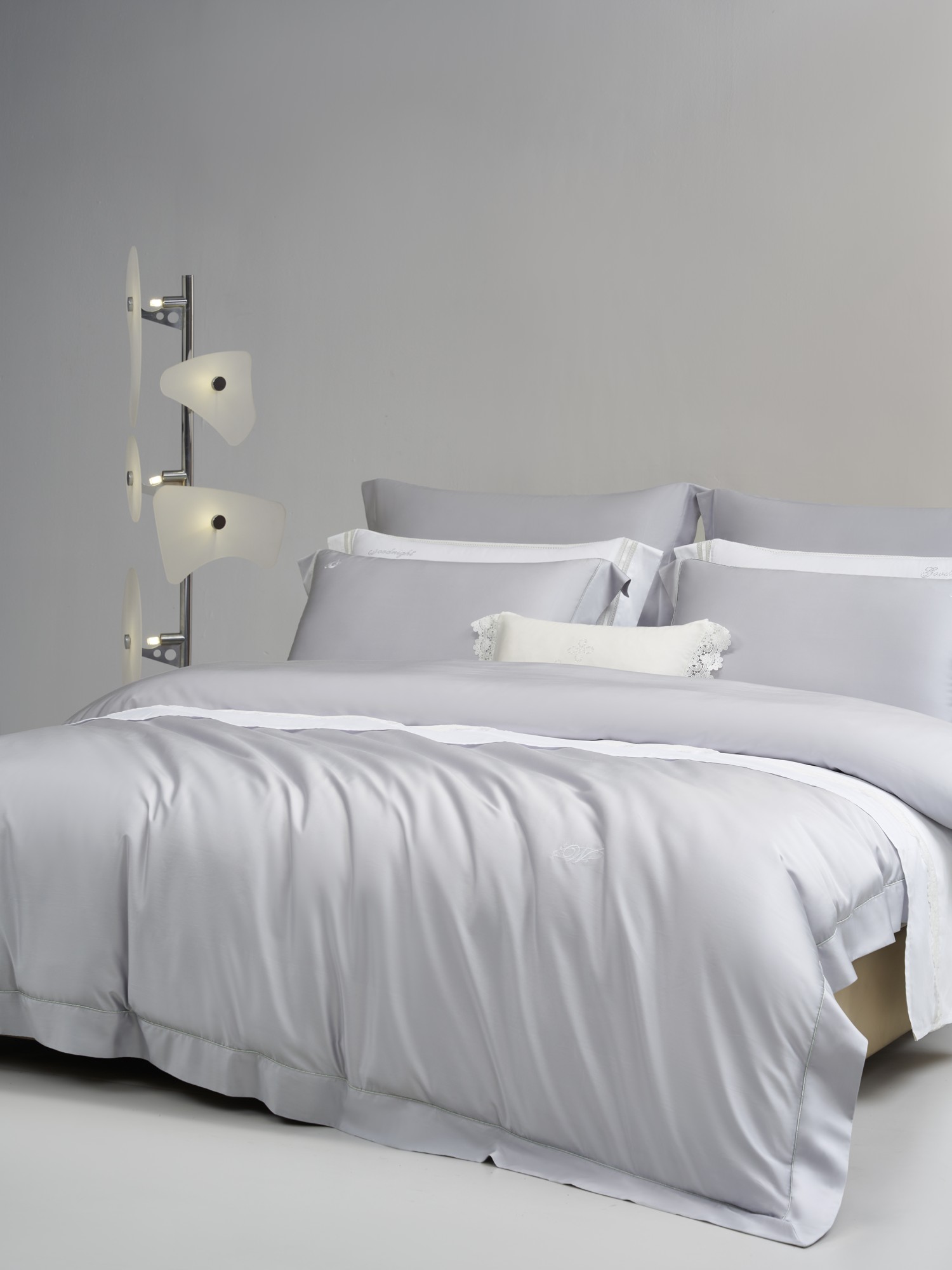 Fanxing Four-Piece Bedding Set: sky-gray full-product view