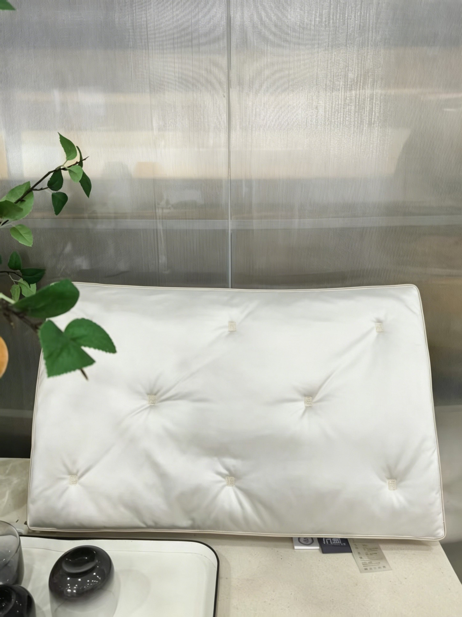 Sixiang Silk-Layer Pillow: full pillow presentation